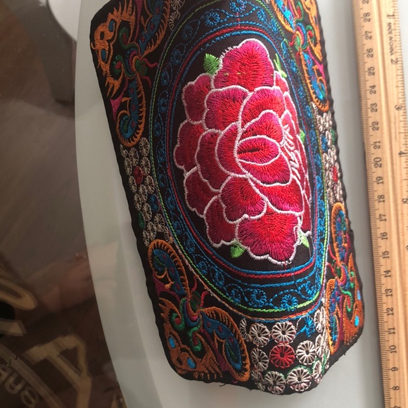 Embroidered wallet - Picture 5 of 6